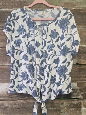 Wrapper Floral Tie-Front Short Sleeve Top in Blue, Size 2X